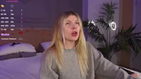 Snapshot of _aleksa chatting on 10.21.25 Alexa online show from 10.21.25