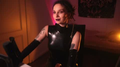 Snapshot of _alicemorrison_ chatting on 07.27.26 Alice Morrison Mistress Datura online show from 07.27.26