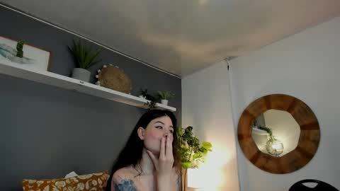 Snapshot of _aliice_1 chatting on 02.20.25 Alice online show from 02.20.25