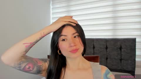 Snapshot of _aliice_1 chatting on 09.21.25 Alice online show from 09.21.25