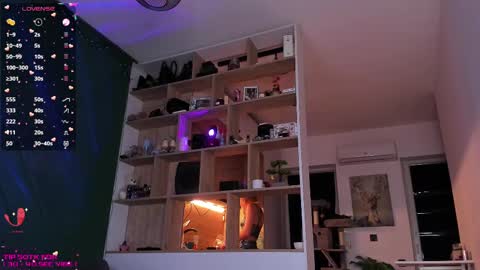 Mia online show from 02.14.25