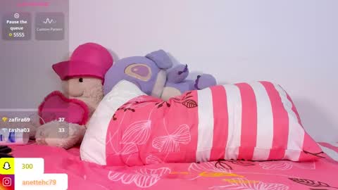 Snapshot of _anette chatting on 02.24.25 Anette online show from 02.24.25