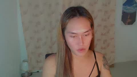 Snapshot of _angelari_ chatting on 12.05.24 Pearl online show from 12.05.24