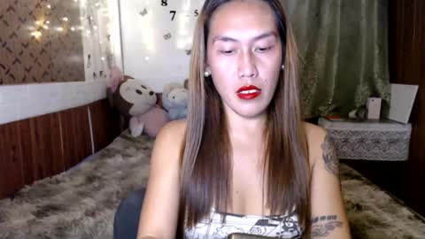 Snapshot of _angelari_ chatting on 02.03.25 Pearl online show from 02.03.25