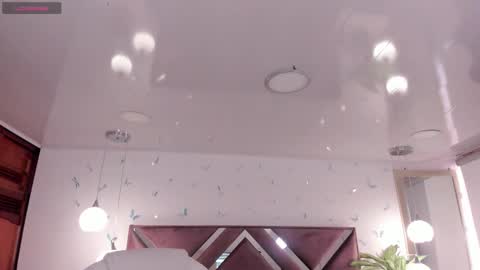 antonnela online show from 11.25.25