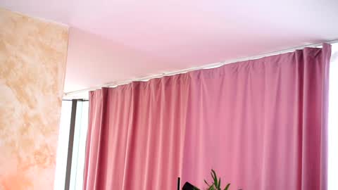 Arielle online show from 01.10.25