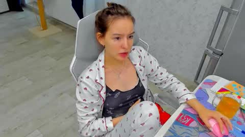 Arina online show from 11.11.25