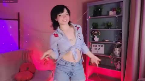 Snapshot of _arlie_ chatting on 07.17.26 Alice online show from 07.17.26
