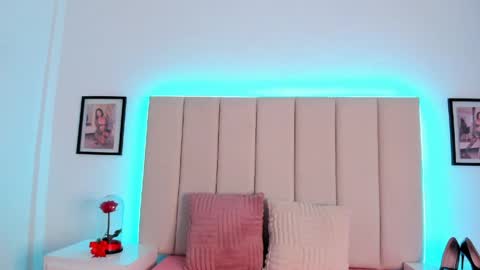 _aurora_collins_ online show from 04.06.26