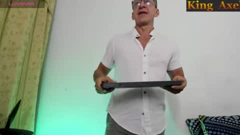 Axel online show from 07.22.26