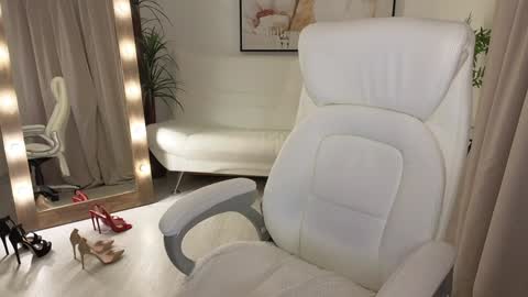 Beylly online show from 01.17.25