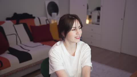 Snapshot of _blackbee_ chatting on 01.20.25 Lili online show from 01.20.25