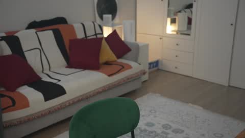 Snapshot of _blackbee_ chatting on 02.26.25 Lili online show from 02.26.25