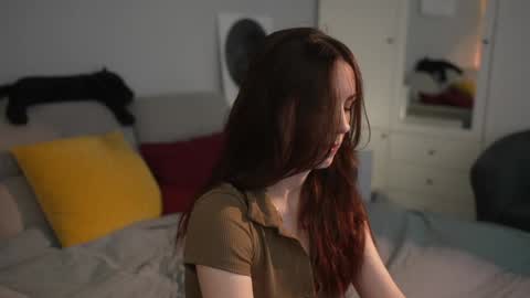 Snapshot of _blackbee_ chatting on 09.26.25 Lili online show from 09.26.25