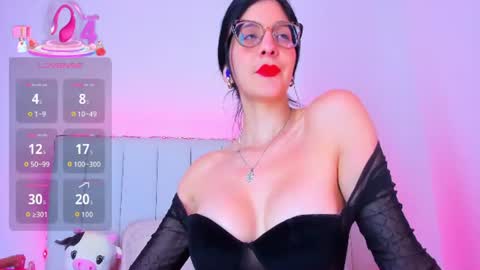 Snapshot of _caro_lyne_ chatting on 06.18.26 Carolina online show from 06.18.26