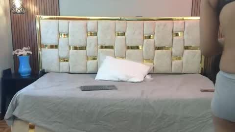 Caroline online show from 04.02.26