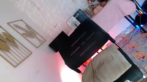 Snapshot of _caroline69 chatting on 02.05.26 Caroline online show from 02.05.26