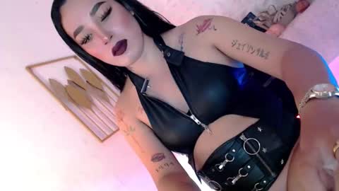 Snapshot of _caroline69 chatting on 02.25.26 Caroline online show from 02.25.26