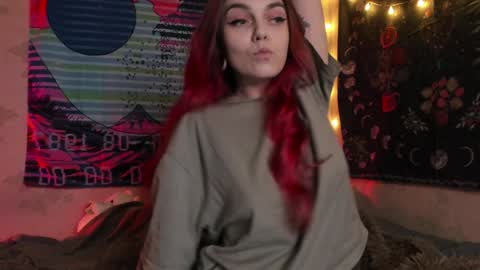 Caroline online show from 01.12.25