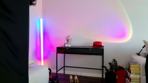 Snapshot of _cava_ chatting on 01.24.25 Carol online show from 01.24.25