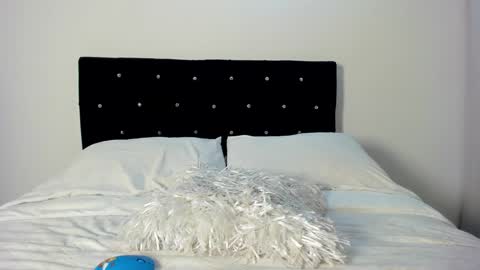 Bella  online show from 01.13.25