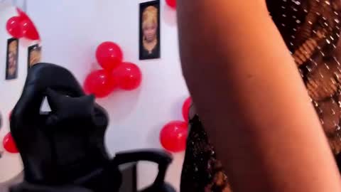 _charlottedavis online show from 02.19.25