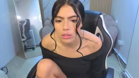 _charlottee_b online show from 06.17.26