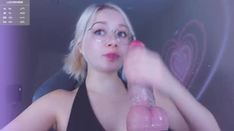 Snapshot of _chatur_babe chatting on 10.14.25 Angelina online show from 10.14.25