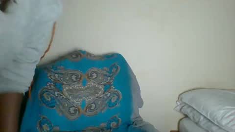 Snapshot of _clara01 chatting on 01.18.25 clara online show from 01.18.25