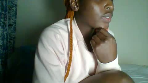 Snapshot of _clara01 chatting on 01.19.25 clara online show from 01.19.25