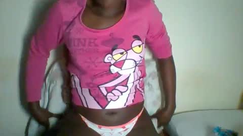 Snapshot of _clara01 chatting on 02.15.25 clara online show from 02.15.25