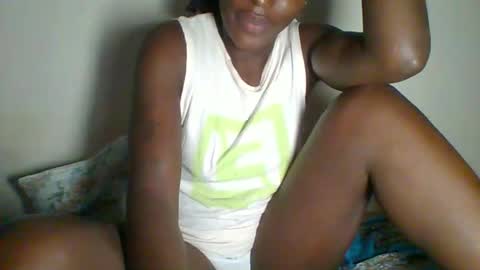 Snapshot of _clara01 chatting on 03.08.25 clara online show from 03.08.25