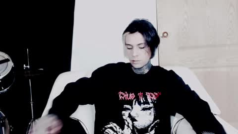 Snapshot of _cuervo_sk8 chatting on 12.04.24 JC online show from 12.04.24