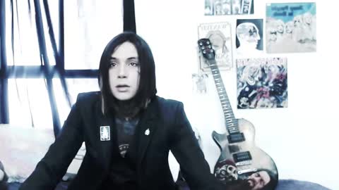 Snapshot of _cuervo_sk8 chatting on 11.26.25 JC online show from 11.26.25