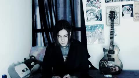 Snapshot of _cuervo_sk8 chatting on 12.01.25 JC online show from 12.01.25