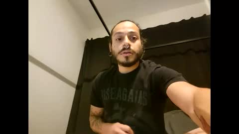 Snapshot of _drew__ chatting on 11.08.25 _drew__ online show from 11.08.25