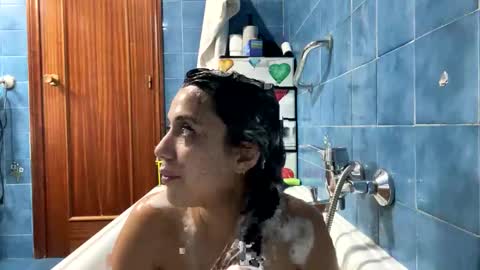 Snapshot of _elena_barra chatting on 01.13.25  elena barra online show from 01.13.25