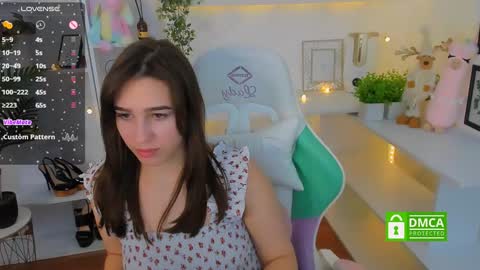 Snapshot of _eliizabeth__ chatting on 12.13.24 Lizzy online show from 12.13.24