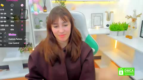 Snapshot of _eliizabeth__ chatting on 02.10.25 Lizzy online show from 02.10.25
