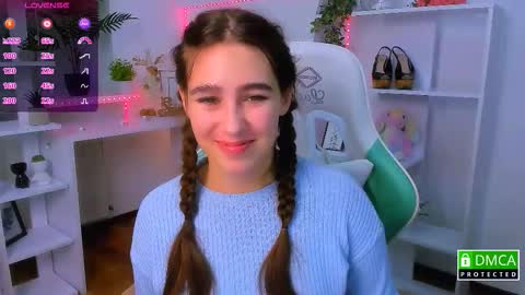 Lizzy  online show from 11.21.25