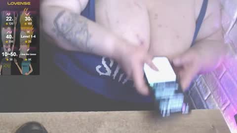 Snapshot of _ellybelly_ chatting on 02.03.26 LIsa online show from 02.03.26