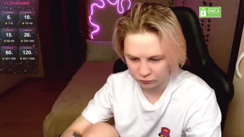 Snapshot of _elven_dreams__ chatting on 03.02.25 chloue and Gretta online show from 03.02.25