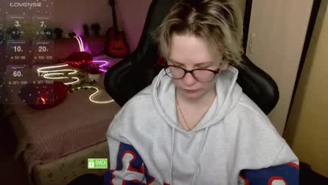 chloue and Gretta online show from 04.05.26