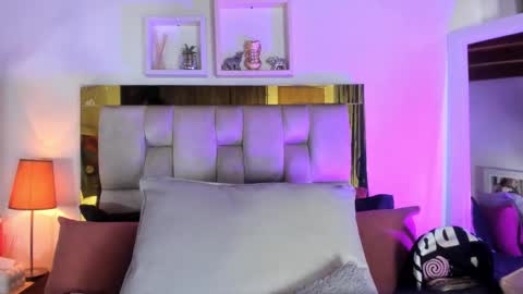 Isabella online show from 11.20.25