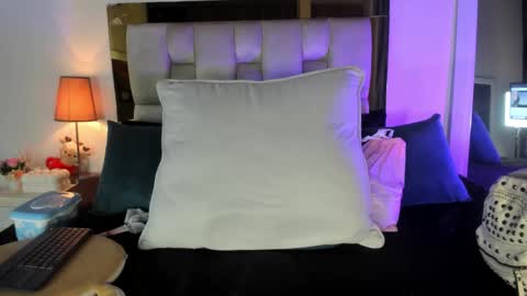 Isabella online show from 02.05.26