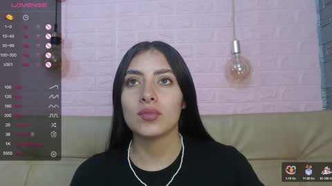Snapshot of _emma_diamond_ chatting on 12.28.24 Emma online show from 12.28.24