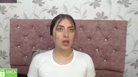 Snapshot of _emma_diamond_ chatting on 02.18.25 Emma online show from 02.18.25