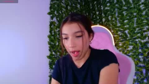 Snapshot of _emmacherry chatting on 06.17.26 _emmacherry online show from 06.17.26