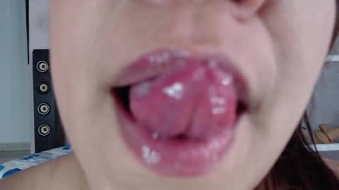 Emily Valencia online show from 03.02.25