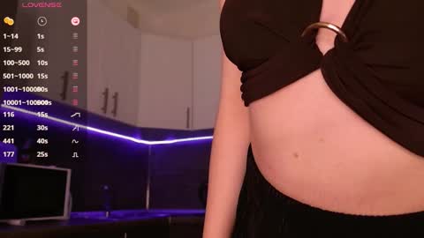 Snapshot of _esmeraldiyaa_ chatting on 11.09.25 _esmeraldiyaa_ online show from 11.09.25